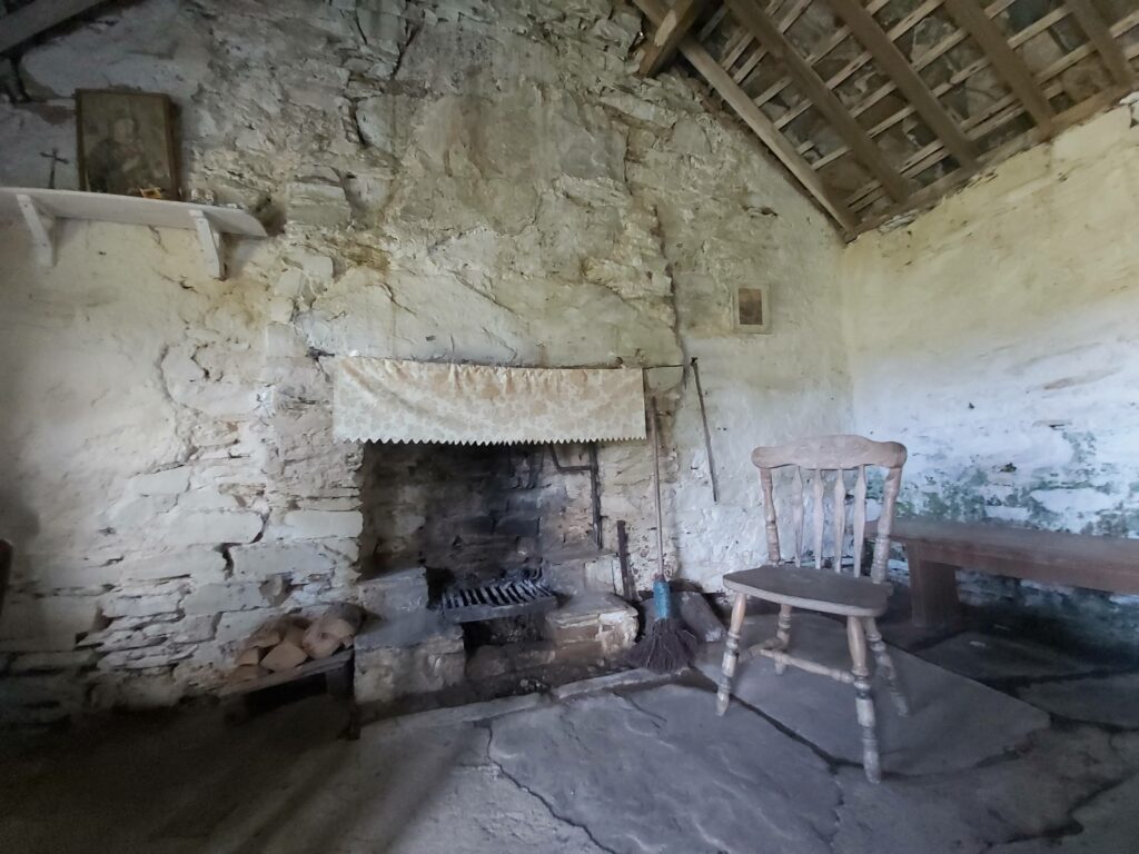 picture of the inside of Noreen Bawn's cottage